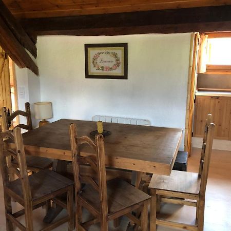 Charmant Appartement Dans Le Village/Coqueto Apartamento En El Pueblecito La Cabanasse Luaran gambar