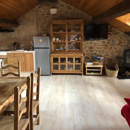 Charmant Appartement Dans Le Village/Coqueto Apartamento En El Pueblecito La Cabanasse Luaran gambar