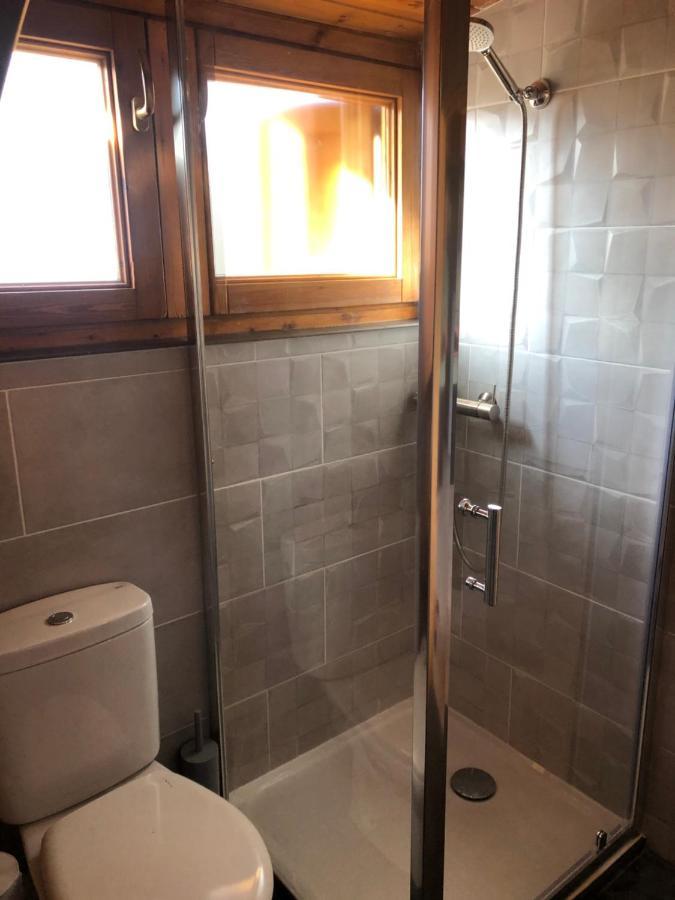 Charmant Appartement Dans Le Village/Coqueto Apartamento En El Pueblecito La Cabanasse Luaran gambar
