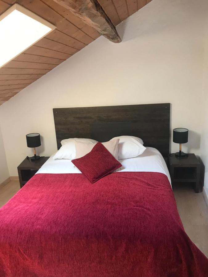 Charmant Appartement Dans Le Village/Coqueto Apartamento En El Pueblecito La Cabanasse Luaran gambar